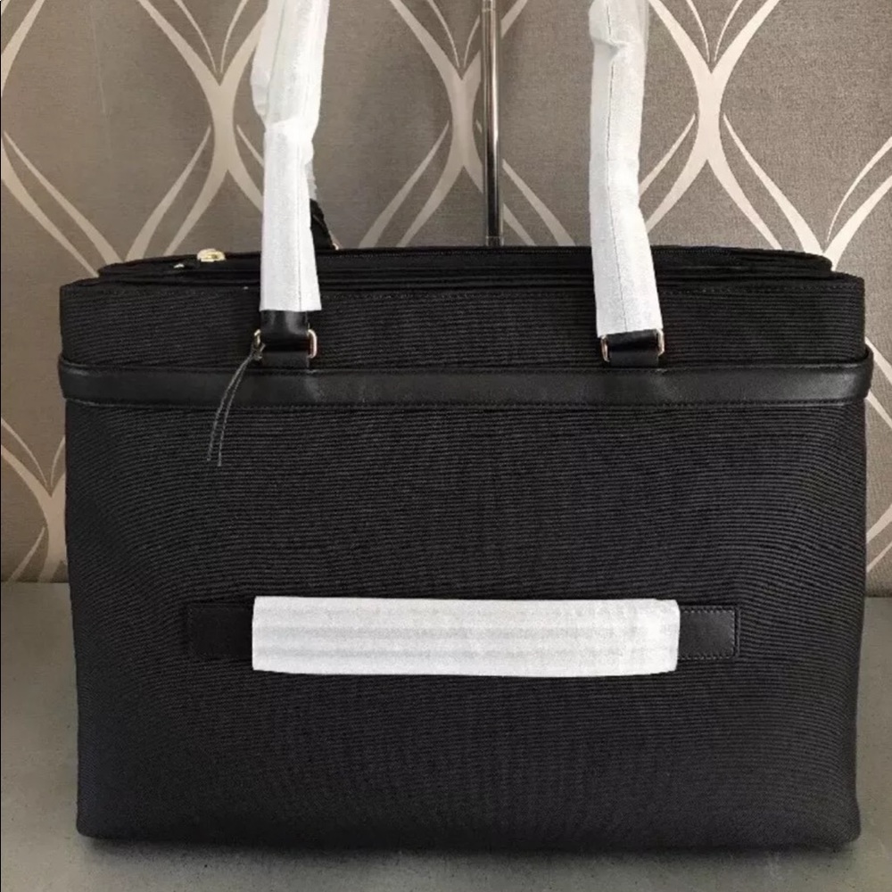 New Tumi Larkin Hayward Triple Compartment Laptop - Picture 6 of 8